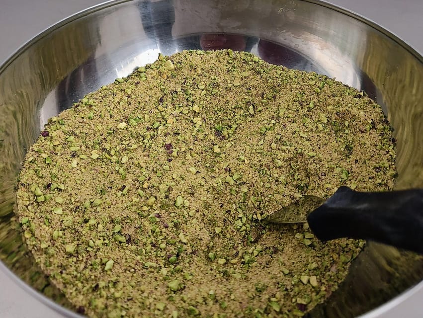 Chocolatier for a day: raw bean to bar chocolate in Modica - Who will enjoy it most