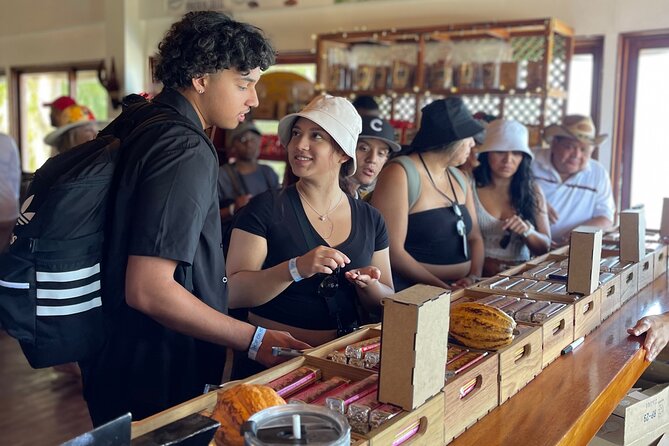 Customizable Roatán Private Tour: Rum, Chocolate & Island Culture - Why a private Roatán tour makes sense