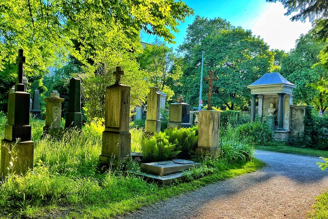Death and Chocolate: Walking Tour of Munich's Old South Cemetery - Starting at Sendlinger Tor and the Devil’s Gate