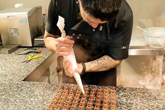 Delicious Chocolate Tour Barcelona - A slow walk into El Born