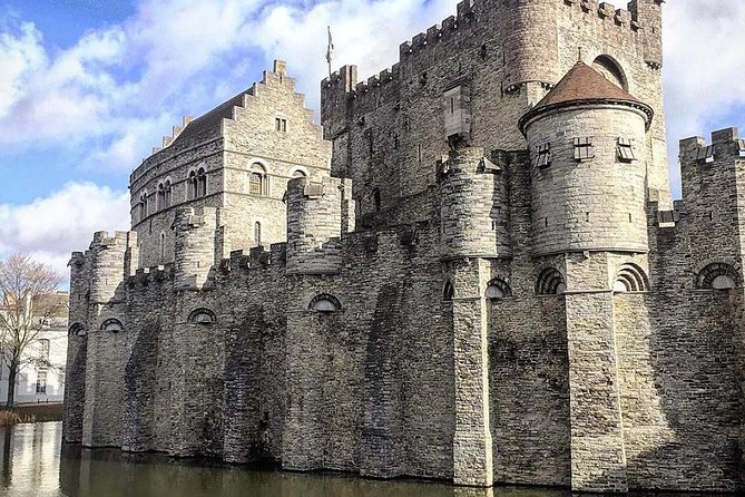 Discover authentic Ghent with historian & taste the best chocolate - St. Veerleplein and the final waterfront walk