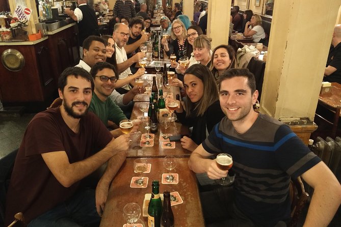 Discover Brussels beer world with a chocolate pairing by a young local - Les Brasseurs and the atmosphere of a Brussels bar