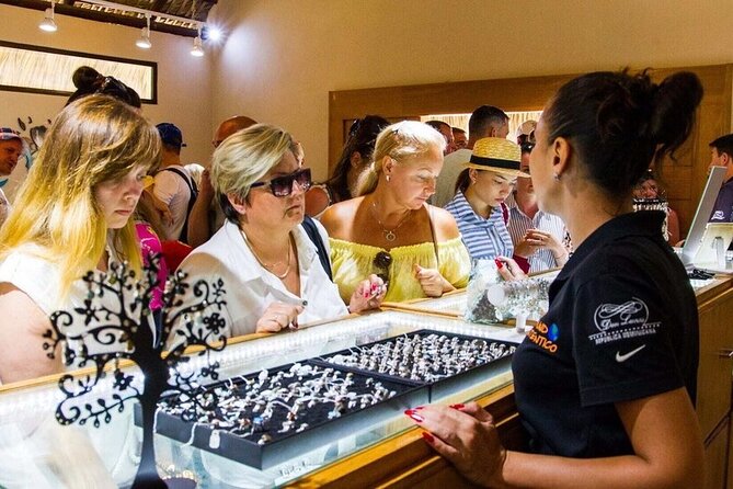 Discover Dominican Treasures: Rum, Cigars, Coffee & Chocolate - What this Punta Cana shopping experience actually offers