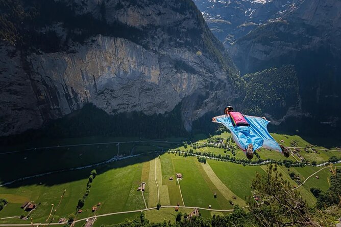 Discover Lauterbrunnen with CHEESE & CHOCOLATE - The 10-minute bus ride to Trümmelbach Falls
