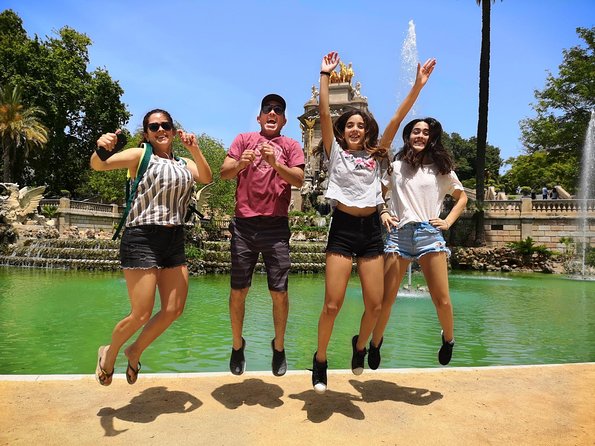 Family Private Tour: Churros, Hot Chocolate & Games in Barcelona - Placa Reial and La Boqueria