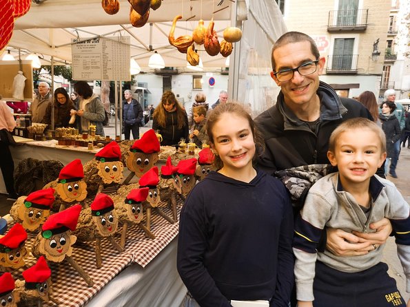 Family Private Tour: Churros, Hot Chocolate & Games in Barcelona - Barcelona Cathedral and the Gothic Quarter