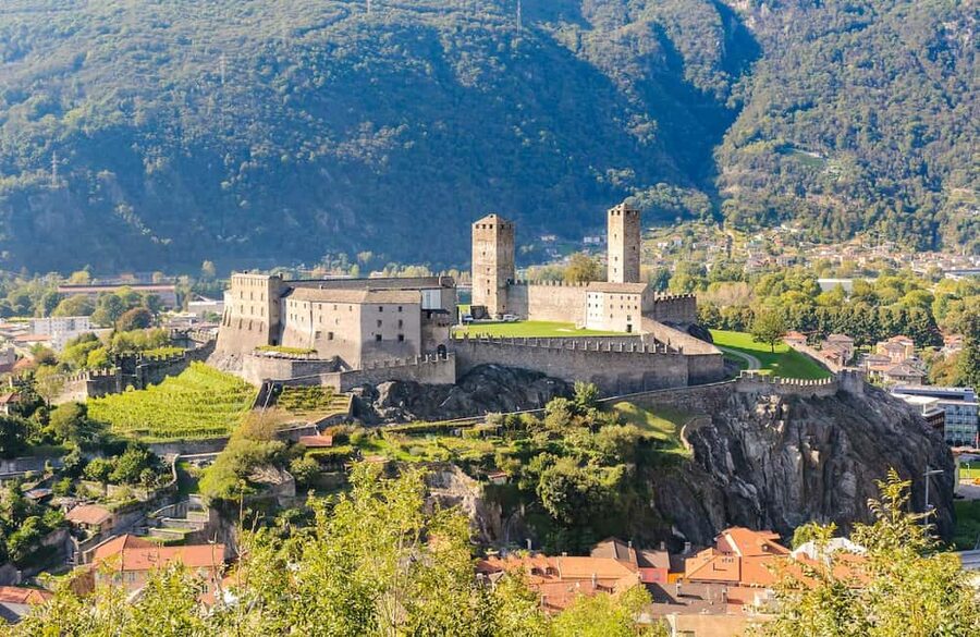 From Milan: Lugano, Bellinzona and Chocolate Factory Trip - The morning ride from Italy into Ticino