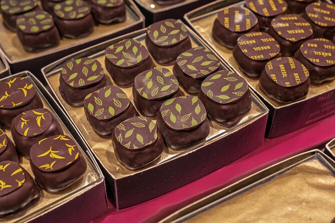 Geneva Chocolate & Sweet Delights Walking Tour by Do Eat Better - Stop two: the layered chocolate cake on Rue du Rhône