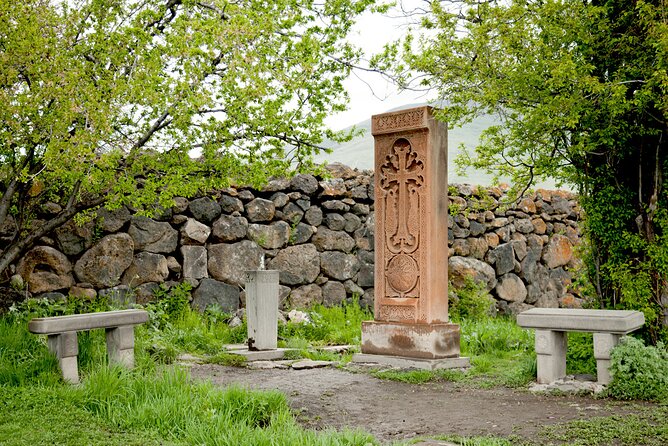 Group Tour: Hovhannavank, Saghmosavank, Chocolate House, Aghtsk - Aghtsk and the Arshakid kings