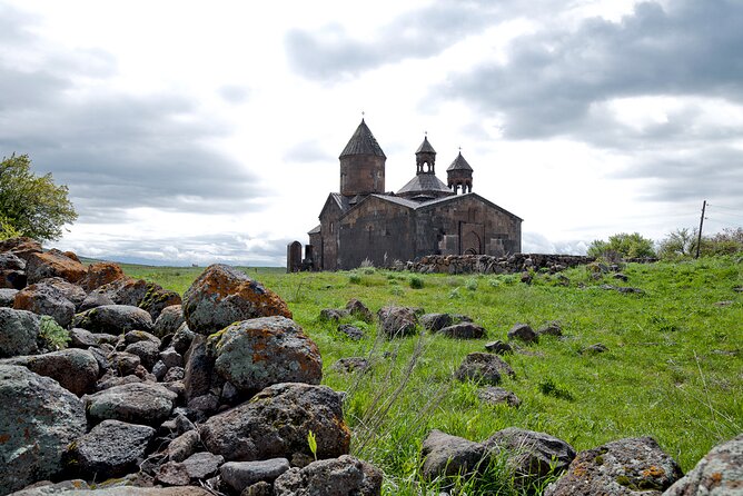 Group Tour: Hovhannavank, Saghmosavank, Chocolate House, Aghtsk - Saghmosavank beside the Kasakh River canyon