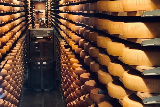 Gruyère Cheese and Chocolate Tasting Day Trip from Geneva - The ride, group size, and timing