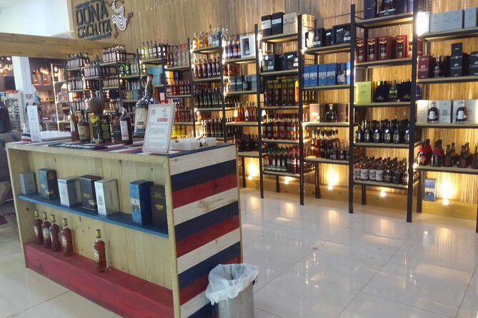 Guided Shopping Tour - Rum tasting, chocolate factory, Cigar factory - What this $5 excursion really is
