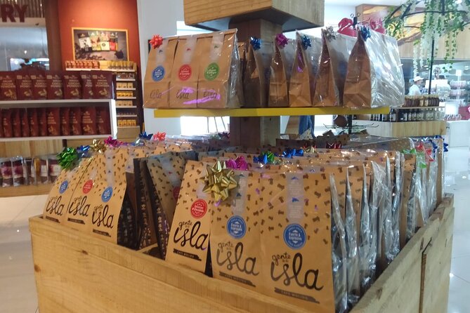 Guided Shopping Tour - Rum tasting, chocolate factory, Cigar factory - Clay work, paintings, and everyday souvenirs