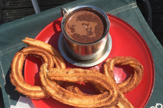 Hands-On Churros & Chocolate Class on a London Houseboat - Meeting Tere and settling into the barge