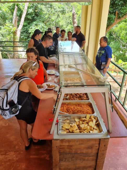 Higuey discovery, coffee and cocoa tasting from punta cana - Coffee, cacao, and a local family visit