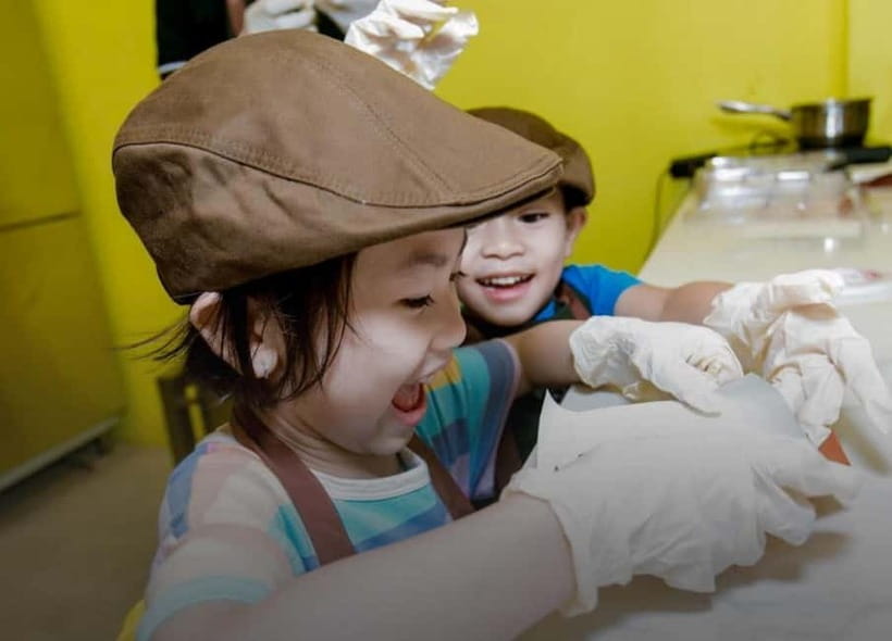 Ho Chi Minh City: Premium Bean-to-Bar Chocolate Workshop - Friendly instruction for solo visitors and families