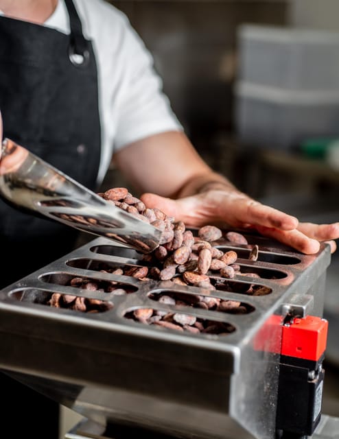 KAIACAO Bean to Bar and Design your own chocolate experience - Designing a 75 percent dark chocolate bar