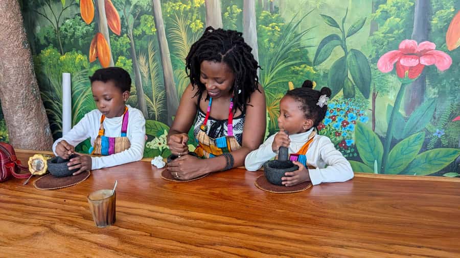 Kampala: Hands-On Chocolate Making Experience - Starting at Moonbean Chocolate in Bugolobi