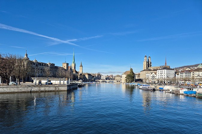Lake Zurich Cruise and Lindt Home of Chocolate Visit - Is the self-guided format right for you?