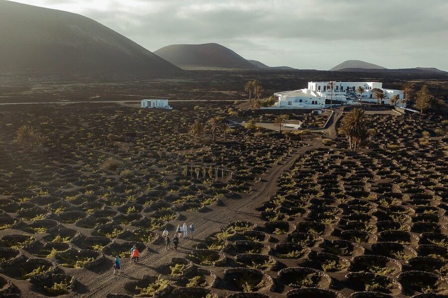 Lanzarote: Vineyard Tour with Wine and Chocolate Tasting - Testeina’s old buildings and the culture of water