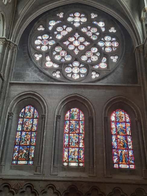 Lausanne: Walking Tour with Chocolate Tastings & Metro - Riding Lausanne’s driverless metro to Ouchy