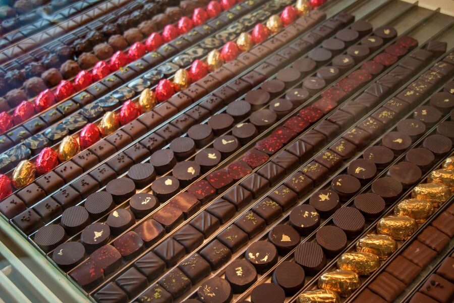 Le Marais: Pastry and Chocolate Food Tour - Starting at 35 Rue Rambuteau
