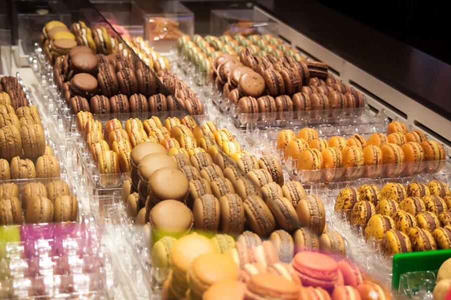 Le Marais: Pastry and Chocolate Food Tour - Chocolate, coffee, and ice cream