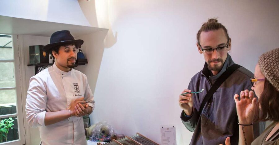 Le Marais: Pastry and Chocolate Food Tour - Seeing Le Marais through food