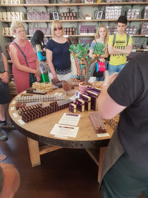 London: VIP Chocolate Tour - Royal connections and Mayfair scenery