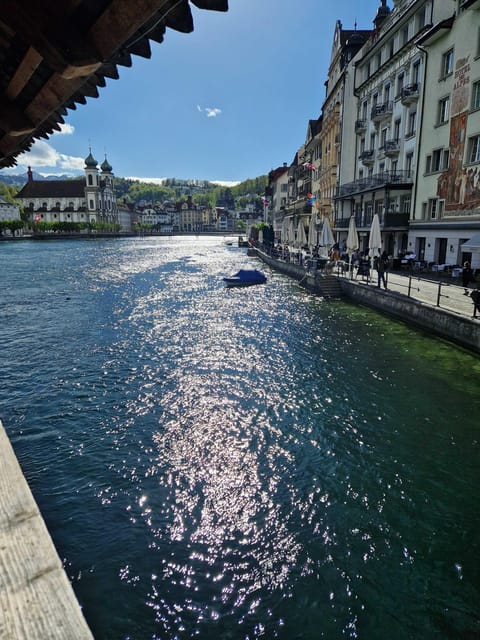 Lucerne: Private Walking Tour and Chocolate Tasting - Chapel Bridge and Lucerne’s old town
