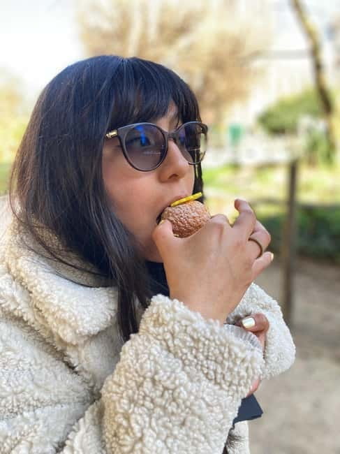 Lyon: Pastries and Chocolate Walking Food Tour w/6+ Tastings - Meeting at Fontaine Saint Jean
