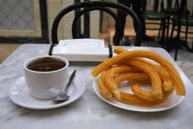 Madrid: Guided Walking Tour with Churros and Hot Chocolate - Why this short tour works well in Madrid