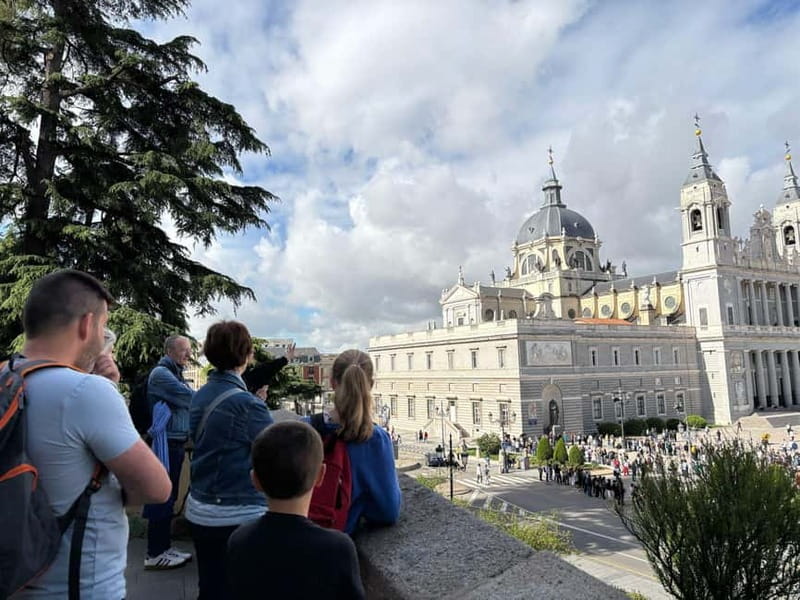 Madrid: Guided Walking Tour with Churros and Hot Chocolate - The Royal Theatre and Plaza Mayor