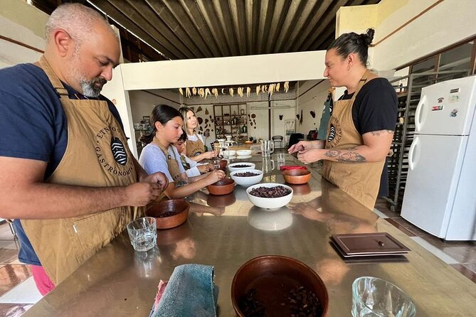 Make Oaxacan-style take-home chocolate - Why the small group changes the experience