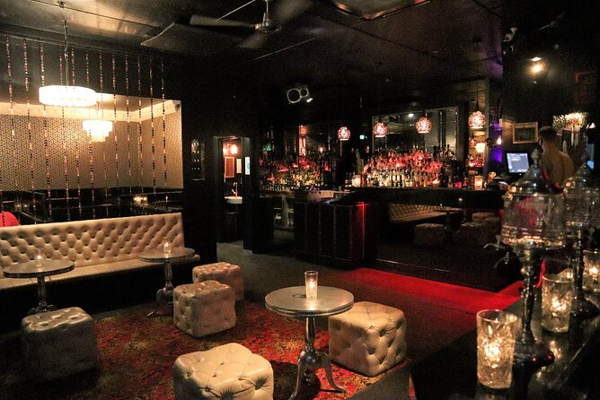 Melbourne Lanes & Arcades Chocolate and Dessert Walking Tour - Guides make or break the morning