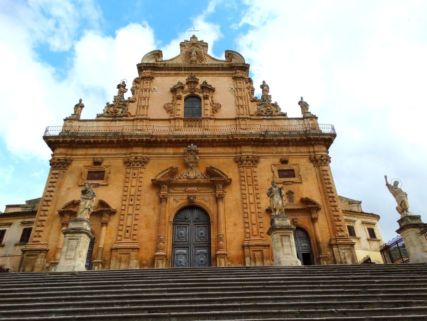 Modica private tour: the chocolate town in Sicily - Descending to Modica Bassa