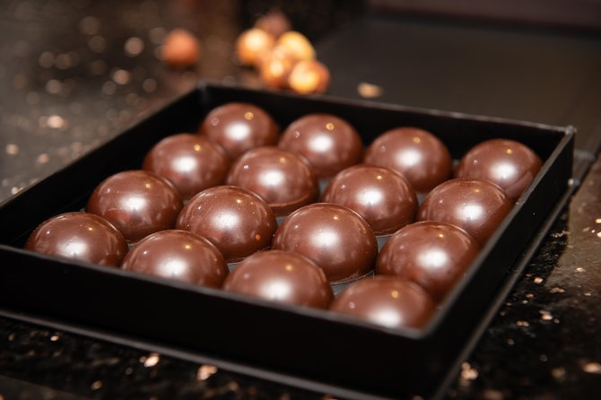 Molded Bonbons Chocolate making class in Paris (collective) - Key points at a glance