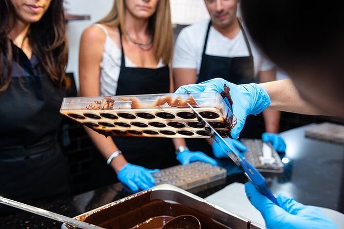 Molded Bonbons Chocolate making class in Paris (collective) - Arriving at 244 Rue de Rivoli