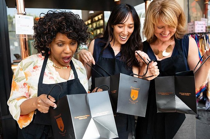 Molded Bonbons Chocolate making class in Paris (collective) - How hands-on is the work?
