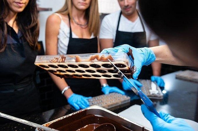 Molded Bonbons Chocolate making class in Paris (collective) - A closer look at the 90-minute schedule