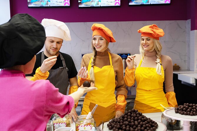 Mozart Kugel Workshop in Chocolate Museum Vienna "BO-YO" - Who will enjoy this workshop most