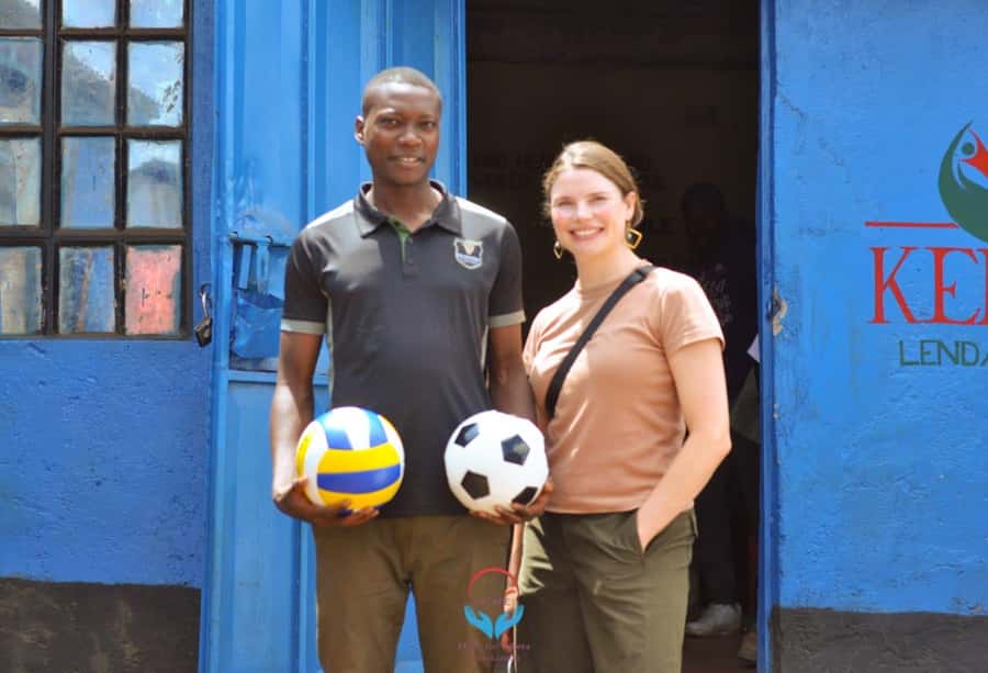 Nairobi: Chocolate City Kibera Slum Walking Tour - The home visit requires respect