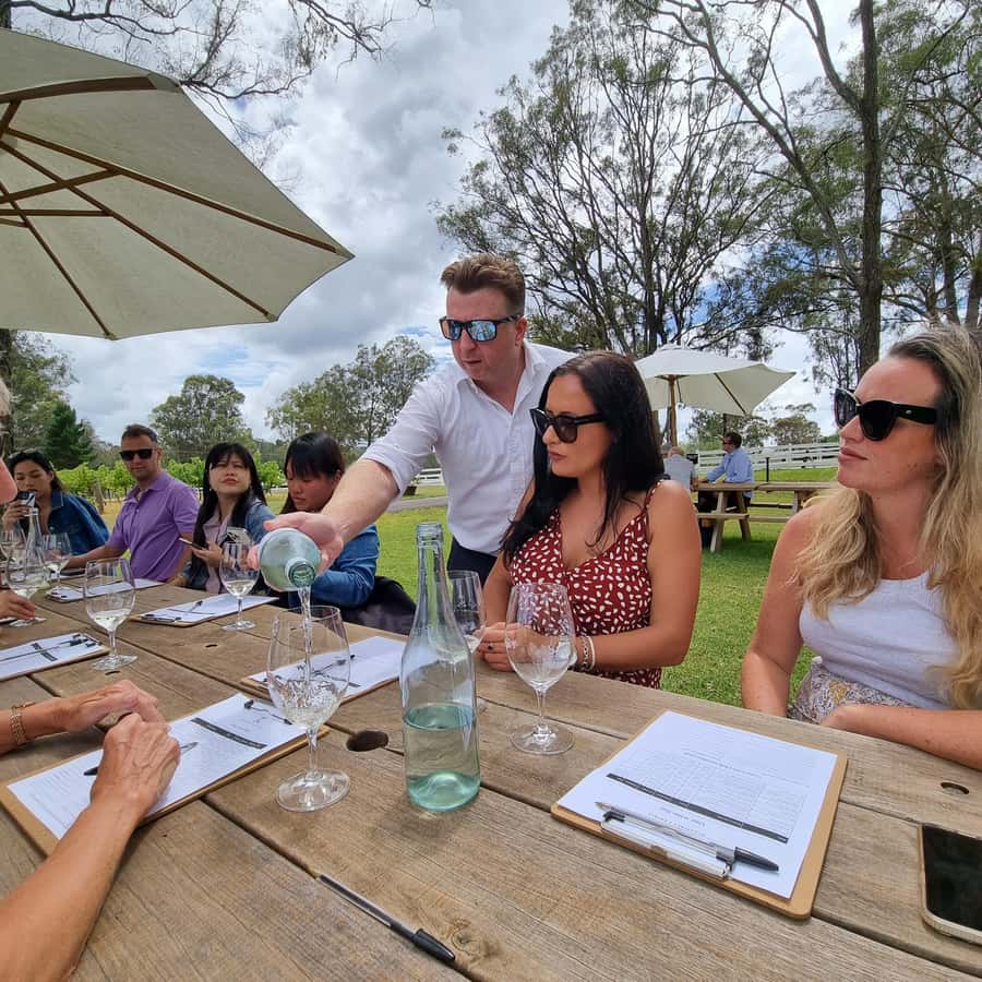 Newcastle: Hunter Valley Wine, Gin, Cheese & Chocolate Tour - Gin and vodka add a welcome change