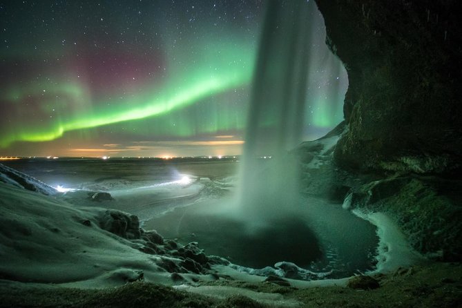 Northern Lights Bus Tour from Reykjavik with Hot Chocolate - Hot chocolate, fires, and long waits