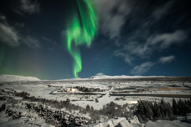 Northern Lights Bus Tour from Reykjavik with Hot Chocolate - A large bus, with useful comfort and slower movement