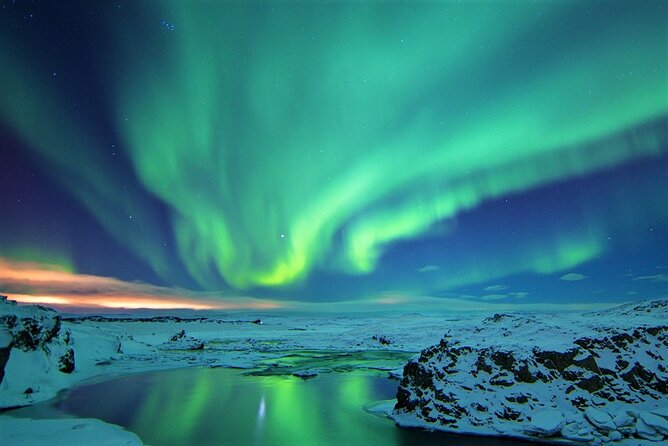 Northern Lights Bus Tour from Reykjavik with Hot Chocolate - What to wear and what to bring