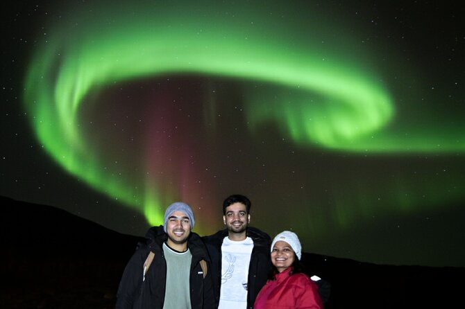 Northern Lights Tour: Cozy Night Adventure with Hot Chocolate - Choosing a viewing spot in the Icelandic countryside