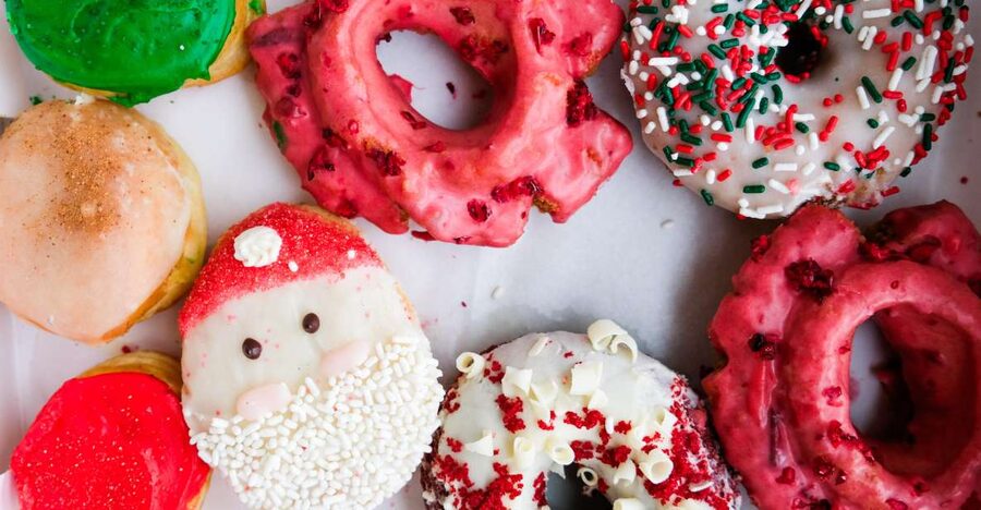 NYC: Midtown Holiday Donut and Hot Chocolate Adventure - Key points at a glance