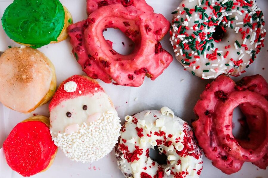 NYC: Midtown Holiday Donut and Hot Chocolate Adventure - Bryant Park hot chocolate and the Holiday Market