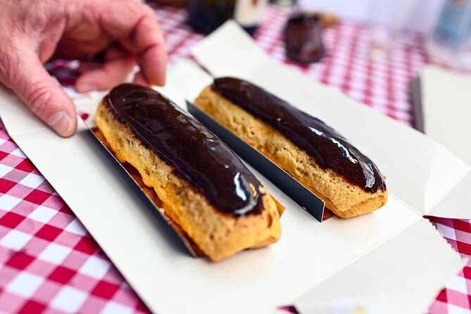 Paris Chocolate and Pastry Private Tour With Secret Food Tours - The guide makes or breaks the afternoon